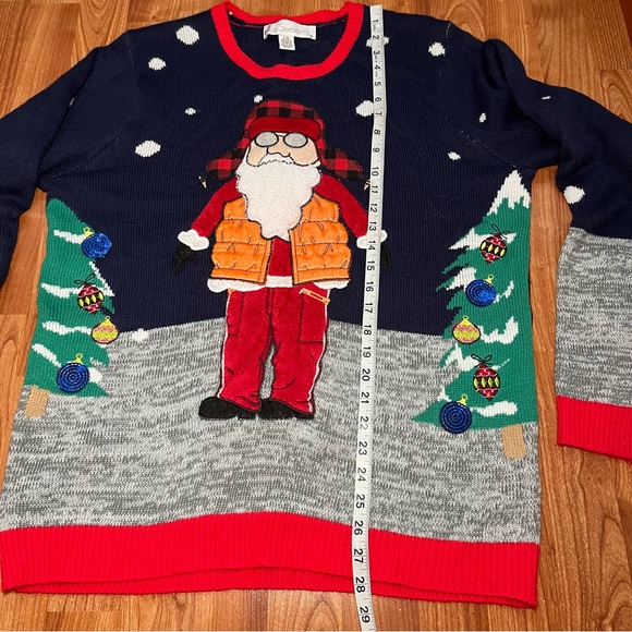 Festive Santa Sweater - Navy and Gray Outdoor Santa Men’s Large - Picture 7 of 7